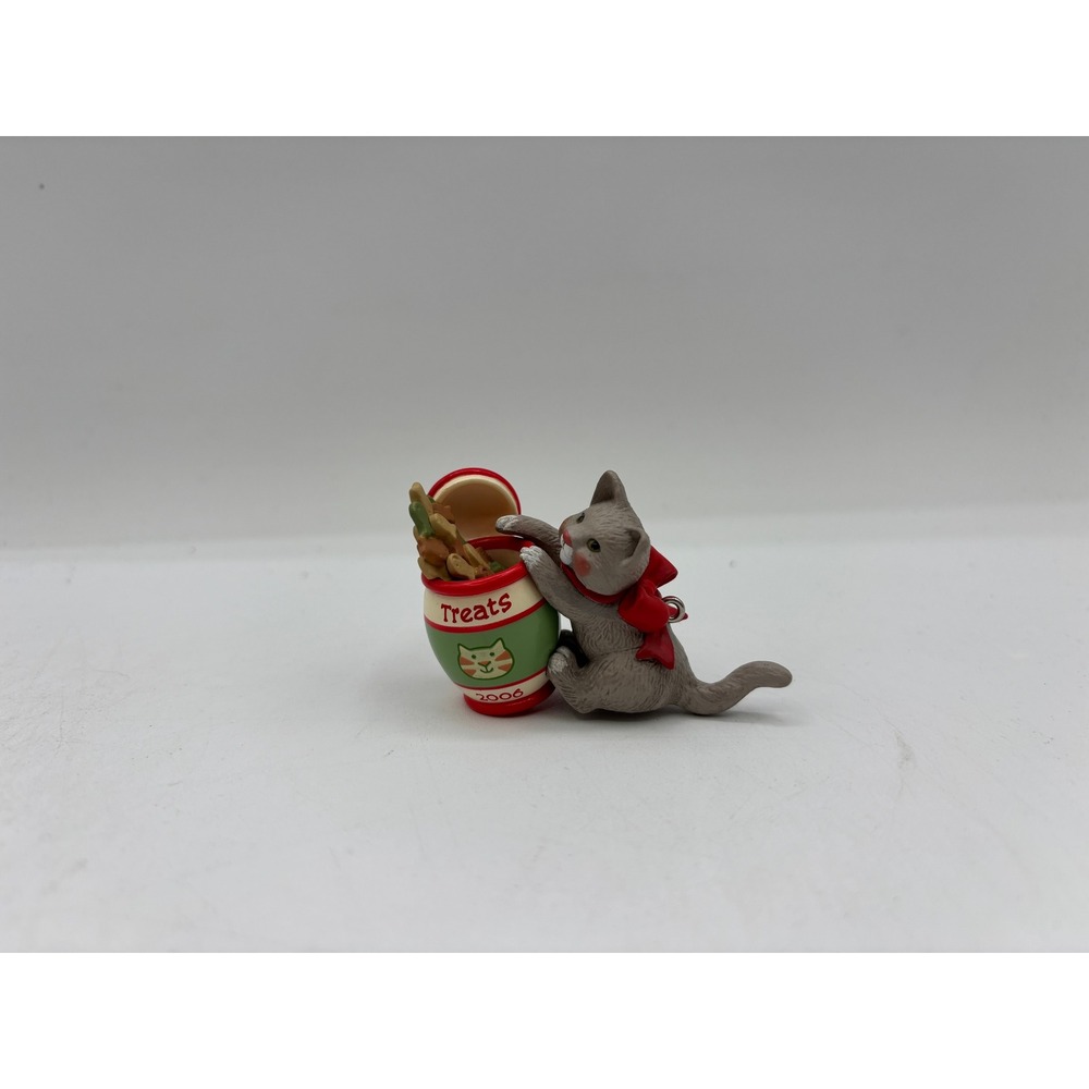 Hallmark‎ Keepsake Ornament 2006 Vintage Mischievous Kittens 8th in the Series